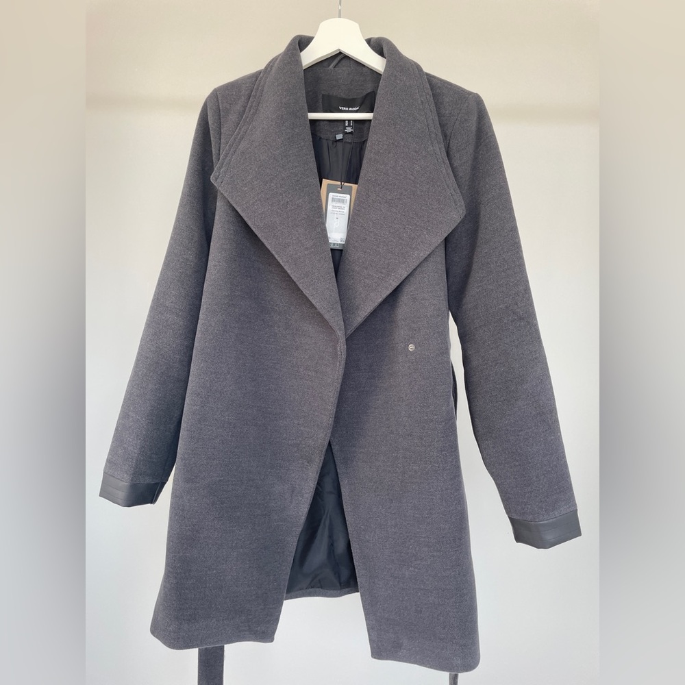 (NWT) Vero Moda - grey belted shawl collar jacket (medium)